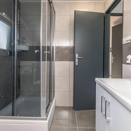 Lejlighed 2 Bedroom Lovely In Na Moru Sveti Petar (Zadar)