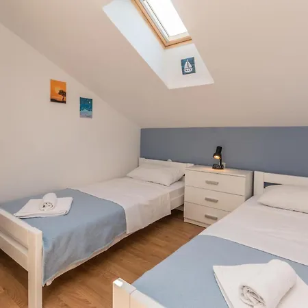 Lovely In Na Moru Apartman *