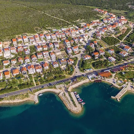 Appartamento 2 Bedroom Lovely In Na Moru Sveti Petar (Zadar)